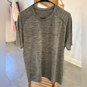 Lululemon Men’s Tee, Size L